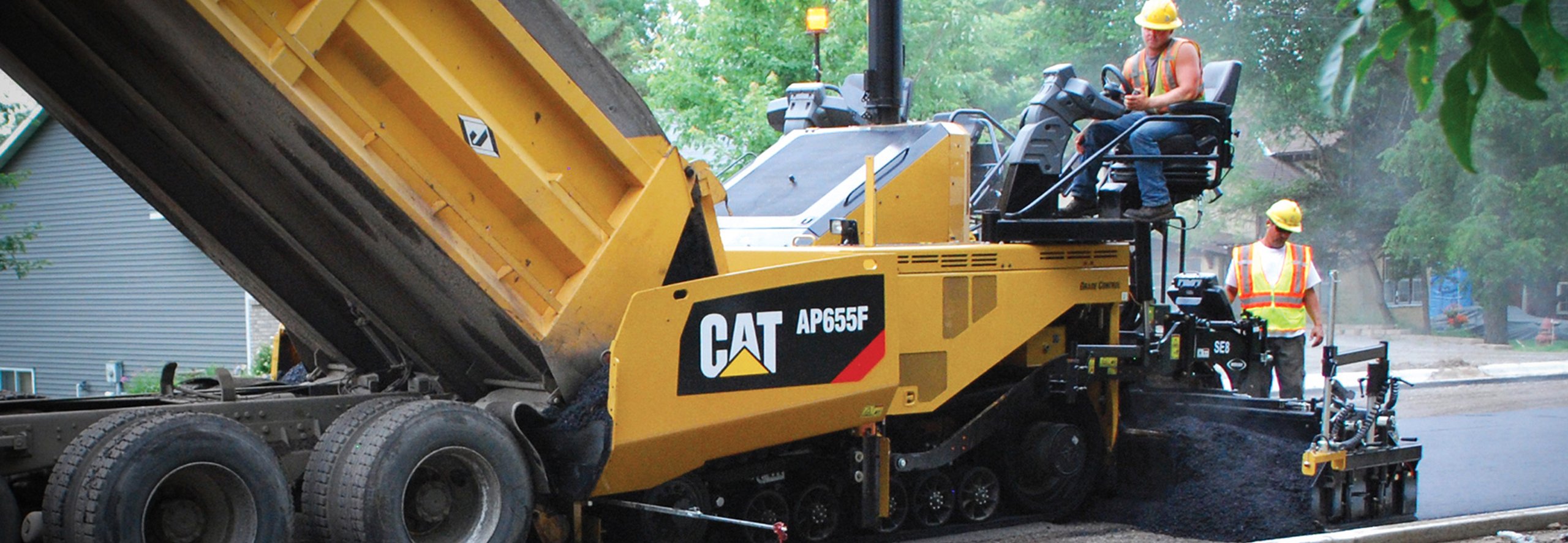 Асфальтоукладчик Caterpillar