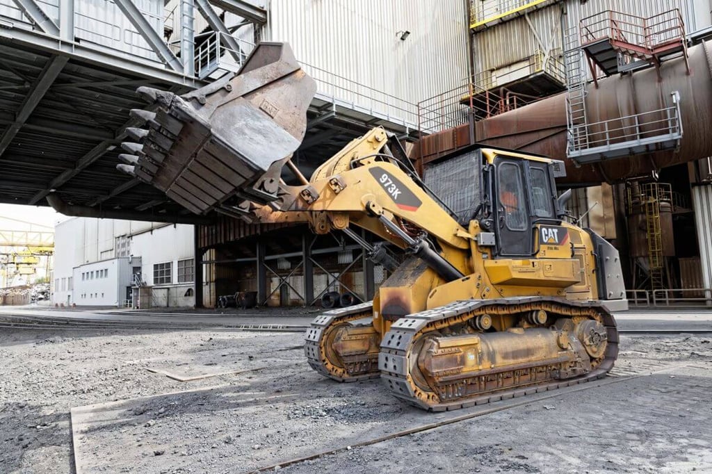 973K Track Loader - Steel Mill Configuration