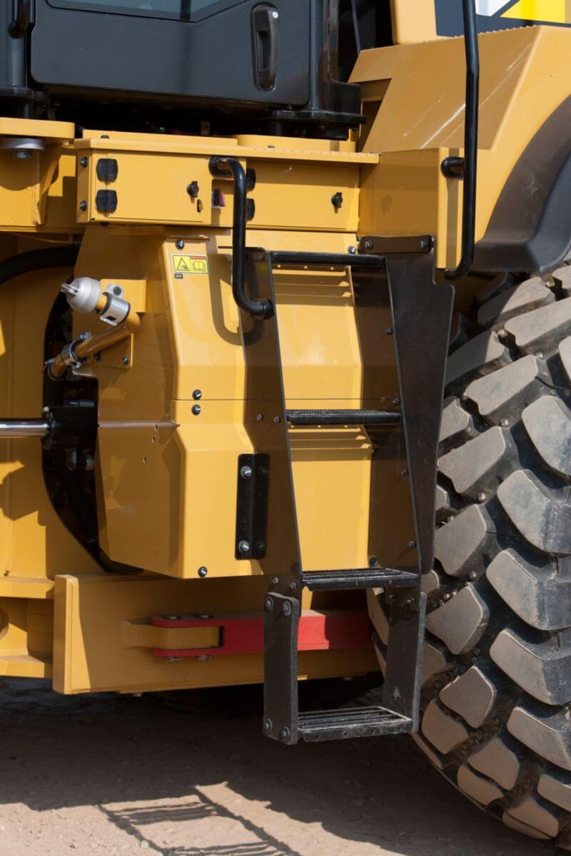 982M Medium Wheel Loader Safety