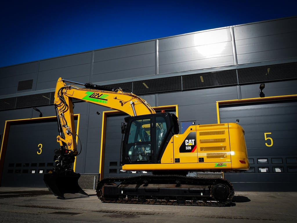 Cat 320 Z-line_3.jpg