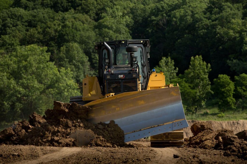 D6 XE met een veelzijdig VPAT-blad is krachtig genoeg voor V-sleuvenwerk