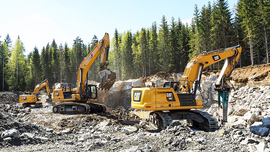 Produksjonstrio; Cat 320 og 340 x 2 rensker og pigger i fjellskrenten hos Mr. Pukk
