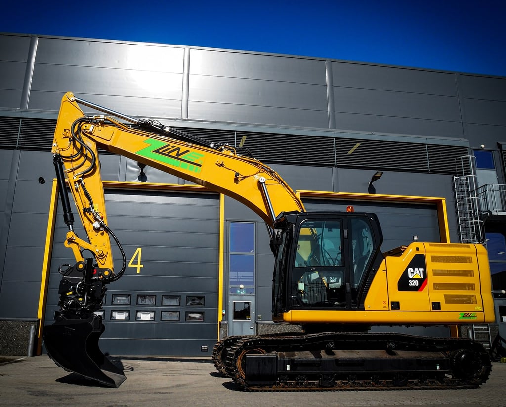 Cat 320 Z-line_5.jpg
