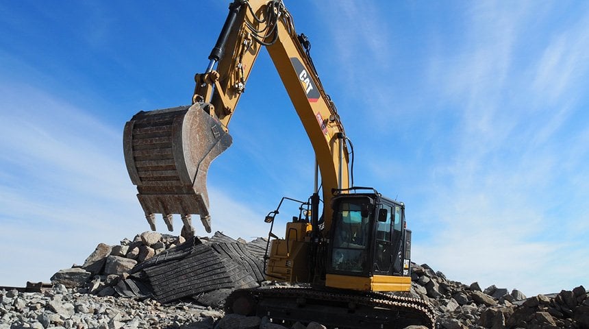 PR 860x480 px_Cat 325F_4.jpg