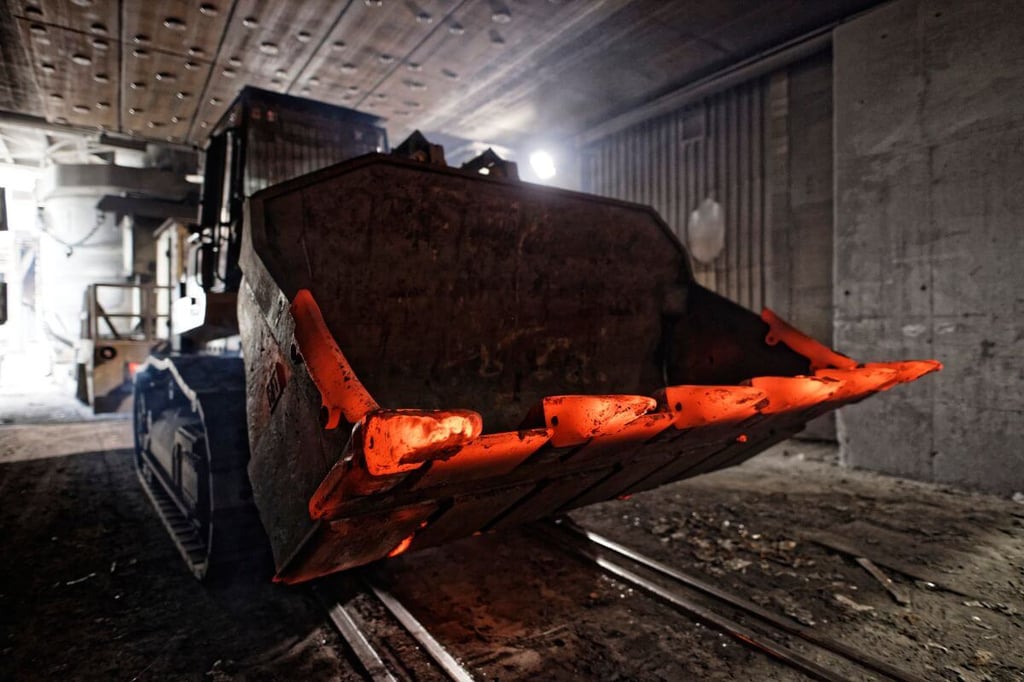 973K Track Loader - Steel Mill Configuration