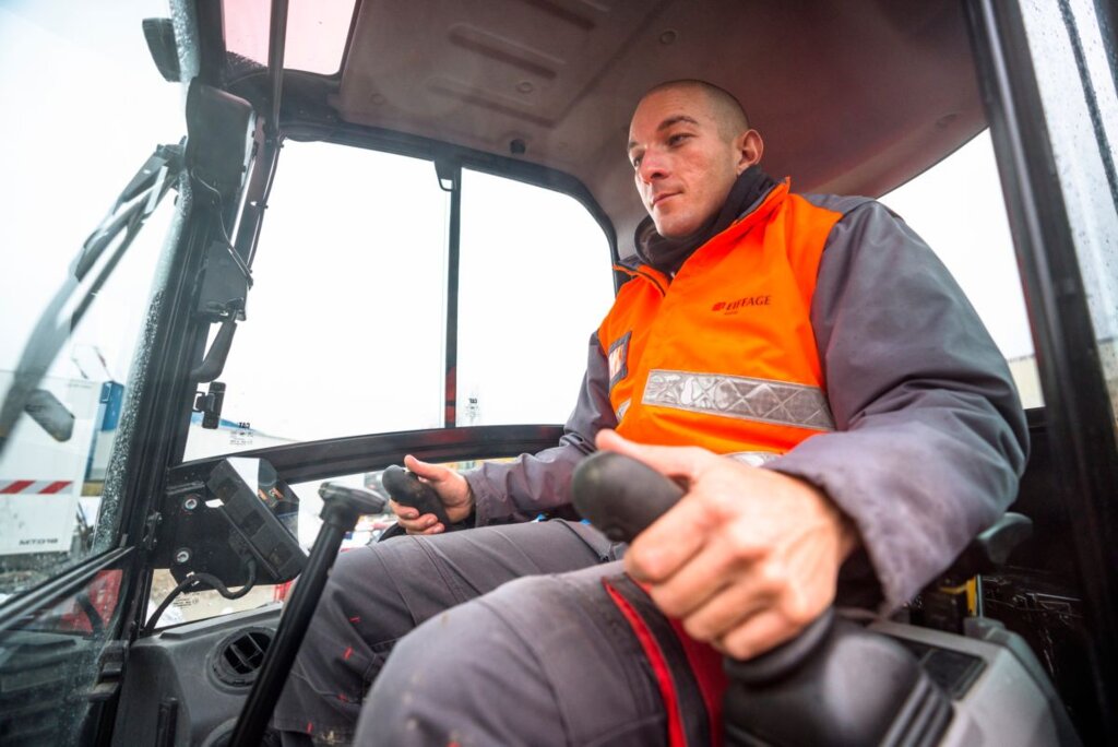 STICK STEER TRAVEL MODE