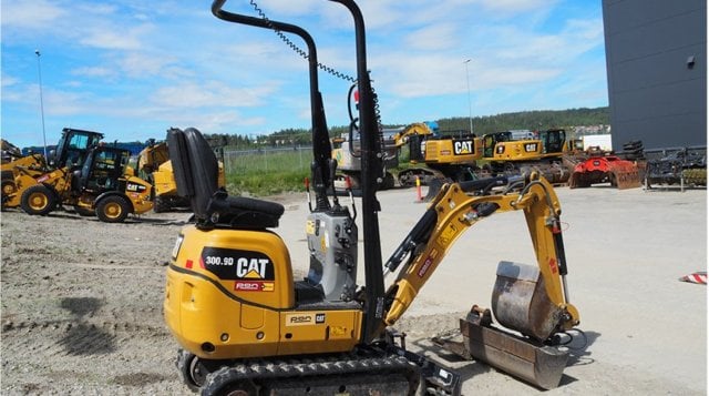 PR BCP 860x480 px_Cat 300.9D_2.jpg