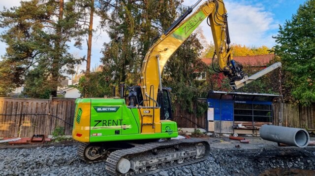 Cat 320 Z-Line rørlegging 2.jpg